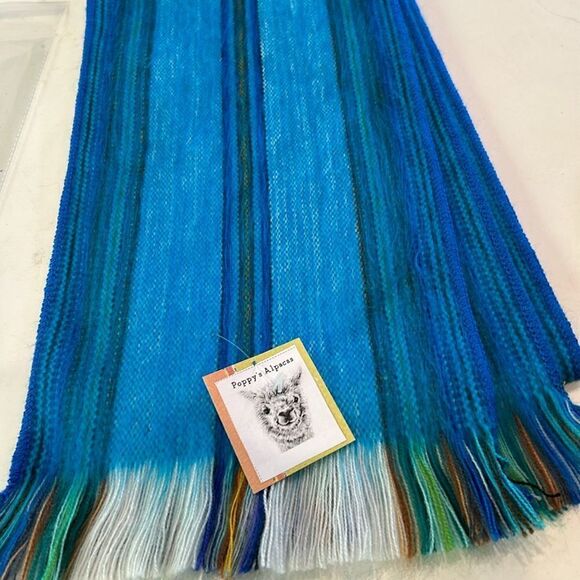 Beautiful alpaca scarf from Ecuador so soft and warm! - Picture 8 of 9